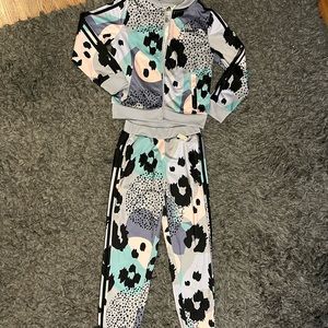 Girl’s Adidas print tracksuit - 10/12